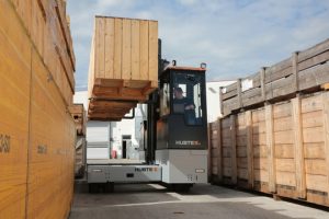 Hubtex is launching two new electric multidirectional sideloaders: the MSL 50 and the MAXX 50 at LIGNA, the premier wood industry exhibition.