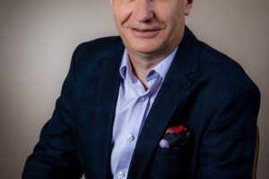 Bots, machine vision and AI are increasing the scope of sortation within the warehouse, explains Dave Berridge.