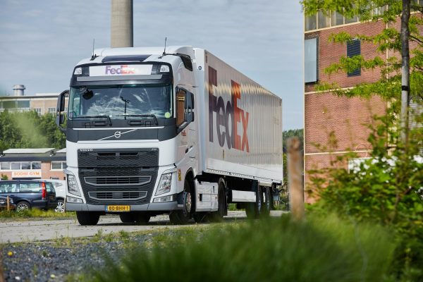 fed ex announces 2 hubs in uk