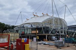 When a landmark building in Nottingham required the replacement of its fabric tensile roof covering, the subcontractor tasked with this critical work turned to the expertise of Hoist & Winch for the roof lowering and lifting solution.