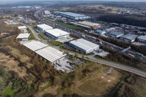 Investors are all over the midbox warehouse sector but is that good news for occupiers? Liza Helps investigates.