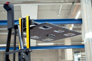 The company is optimising intralogistics and increase the efficiency of production processes with three transport robots from the VARIO MOVE series from ek robotics.