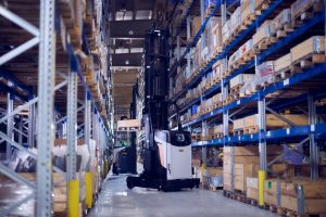 Rocla AGV Solutions expands the existing AGV line and introduces ARTsmf, a shorter version of our automated reach truck, offering our customers a more versatile product range to fit their unique needs even in aisles with free space as narrow as 2.85m.