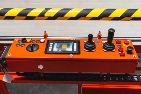 The Hubtex EPL platform for aircraft maintenance and assembly has an omnidirectional multi-way chassis.