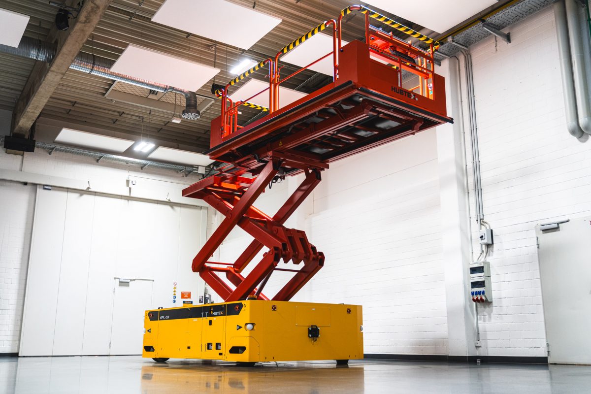 Work platform for aircraft maintenance | Logistics Matters