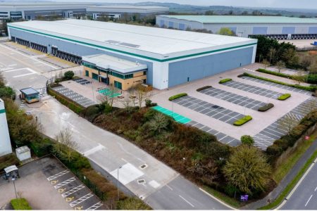 Prologis Park Royal DC3 has 44,806 sq ft of high quality warehouse space. Available immediately, DC3 is located on one of the premier roads within Park Royal and benefits from a range of features to suit the operational needs of your business.