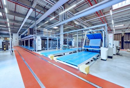 Krifft & Zipsner pile turners optimise material flow and production reliability in the folding carton industry, encompassing both standard and customised solutions.