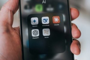 New research reveals 6 in 10 want AI powered delivery tracking and smarter returns, yet half still prefer a human touch when things go wrong.