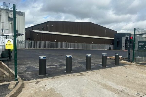 FBS Hörmann has completed the installation of five Hörmann Security Line automatic bollards at the main entrance to the East Midlands storage and distribution facility operated by Stephen Sanderson Transport.