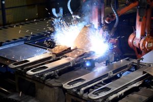 Toyota Material Handling Europe has reduced the carbon footprint of its hand pallet truck Toyota Lifter LHM230 by 18% cradle-to-gate by switching to SSAB Zero steel in the forks and frames.