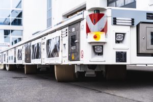 Based on customer requirements, HUBTEX developed bespoke heavy lift solution: the all-electric SFX 40-SO heavy-duty platform transporter.