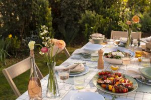 The agreement marks the first time in kitchenware retailer's 30-year history that it has partnered with a top-tier third-party logistics provider.