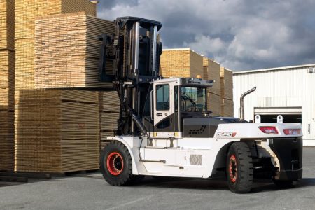 The Bobcat DV250S-7 forklift won in the Logistics Equipment of the Year - Bulk Handling category at the 2026 Construction Machinery Middle East (CMME) Awards.