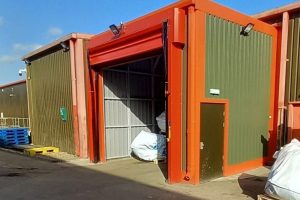 Snack manufacturer Humdinger Foods has enhanced its loading bay safety with FBS Hörmann.
