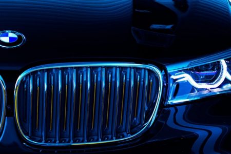 3PL Neovia Logistics has switched from barcodes to GPS tracking to stop returnable roll cages and tote boxes disappearing from a BMW Group UK logistics operation.