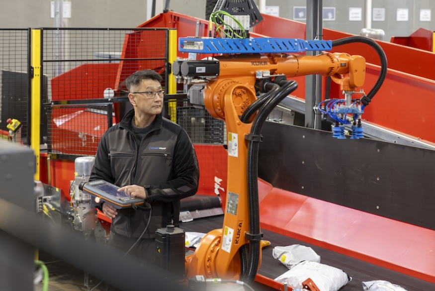 Closing the automation gap in parcel hubs